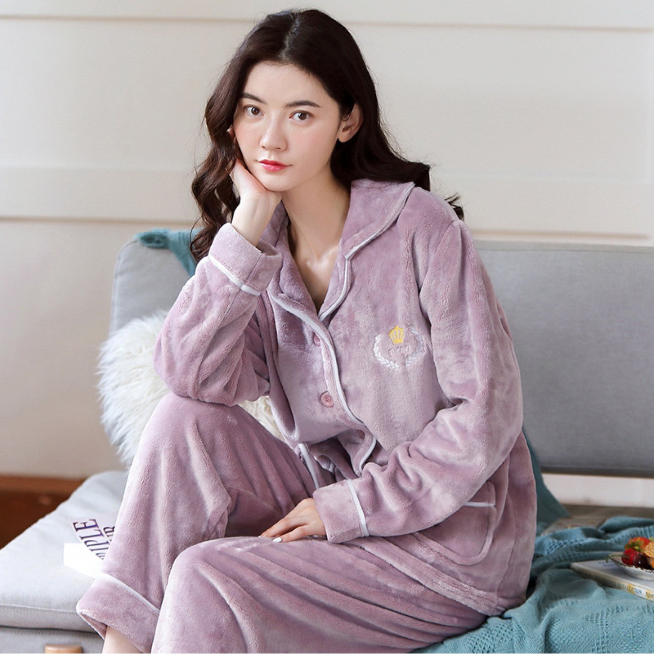 Women'S Coral Fleece Pajama Sets | Autumn Winter Thickened Warm Flannel, Crew Neck, Geometric-pattern, Casual Style, Button Details, Perfect for Adult