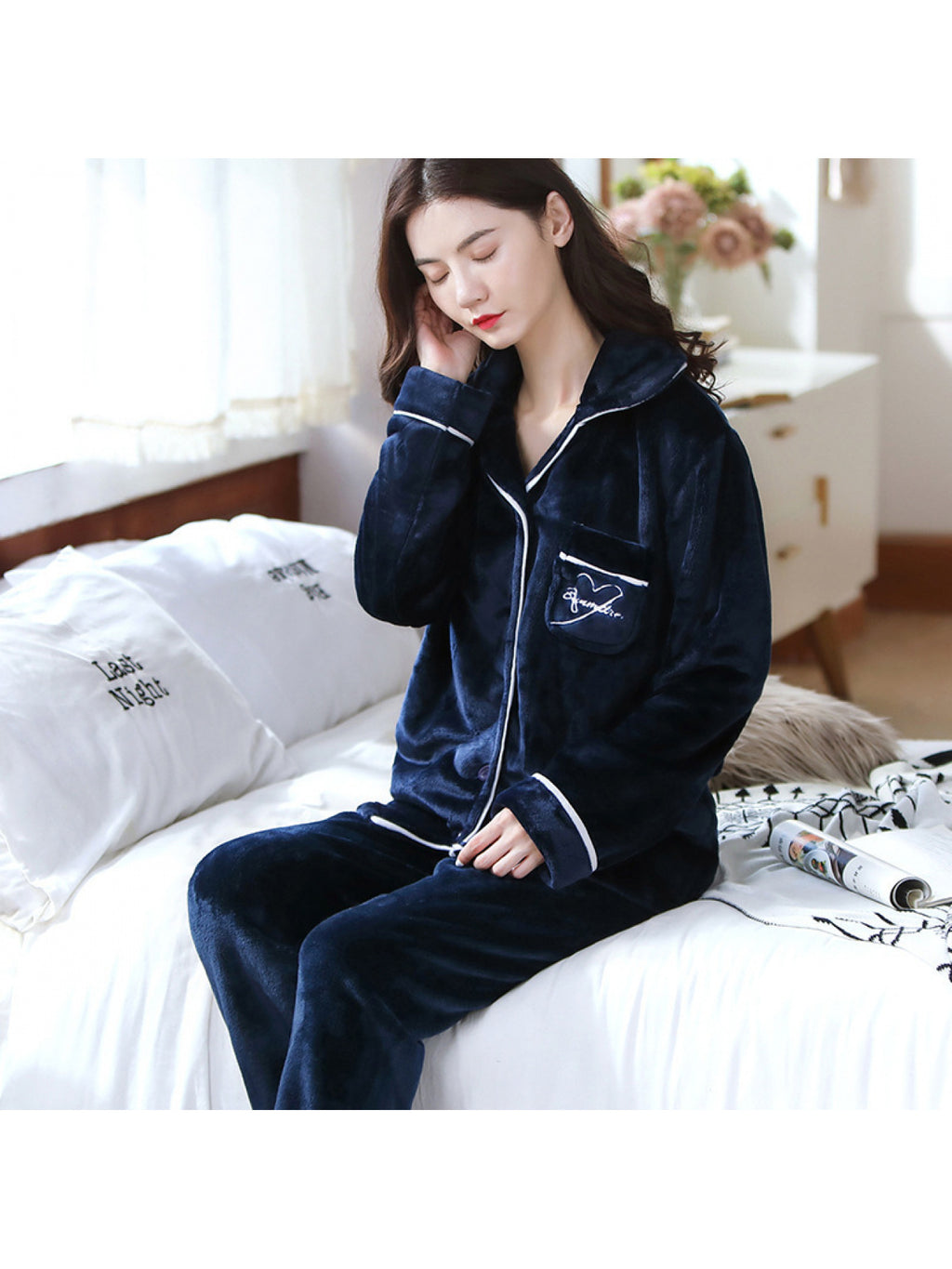 Women'S Coral Fleece Pajama Sets | Autumn Winter Thickened Warm Flannel, Crew Neck, Geometric-pattern, Casual Style, Button Details, Perfect for Adult