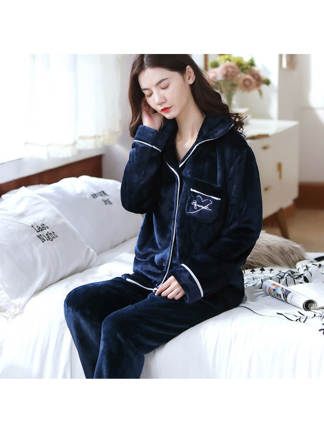 Women'S Coral Fleece Pajama Sets | Autumn Winter Thickened Warm Flannel, Crew Neck, Geometric-pattern, Casual Style, Button Details, Perfect for Adult