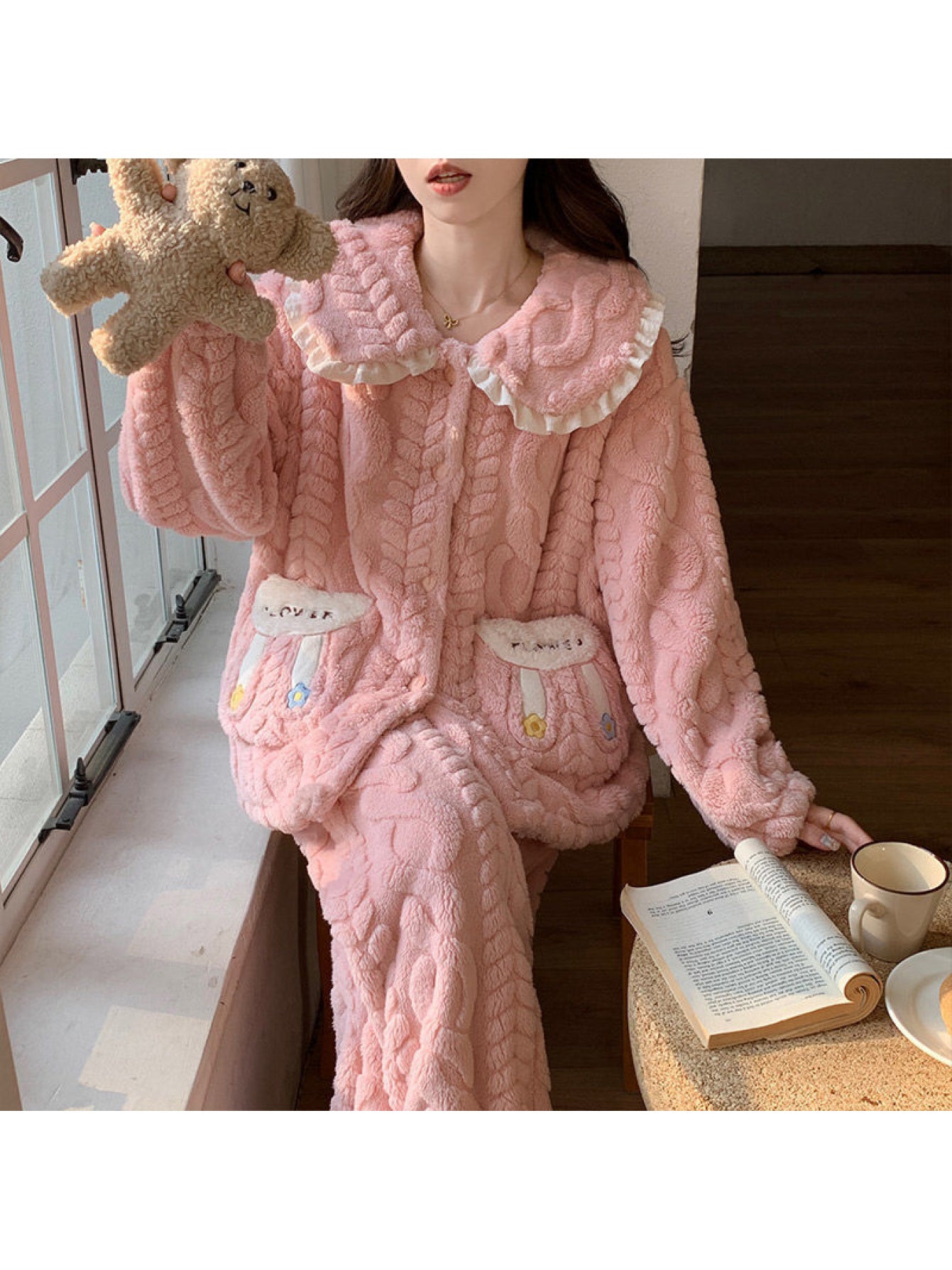 2025 Women'S Coral Fleece Pajamas, Suitable for Autumn And Winter, Thick And Lined with Fleece, Cozy Flannel, Milky White Winter Loungewear