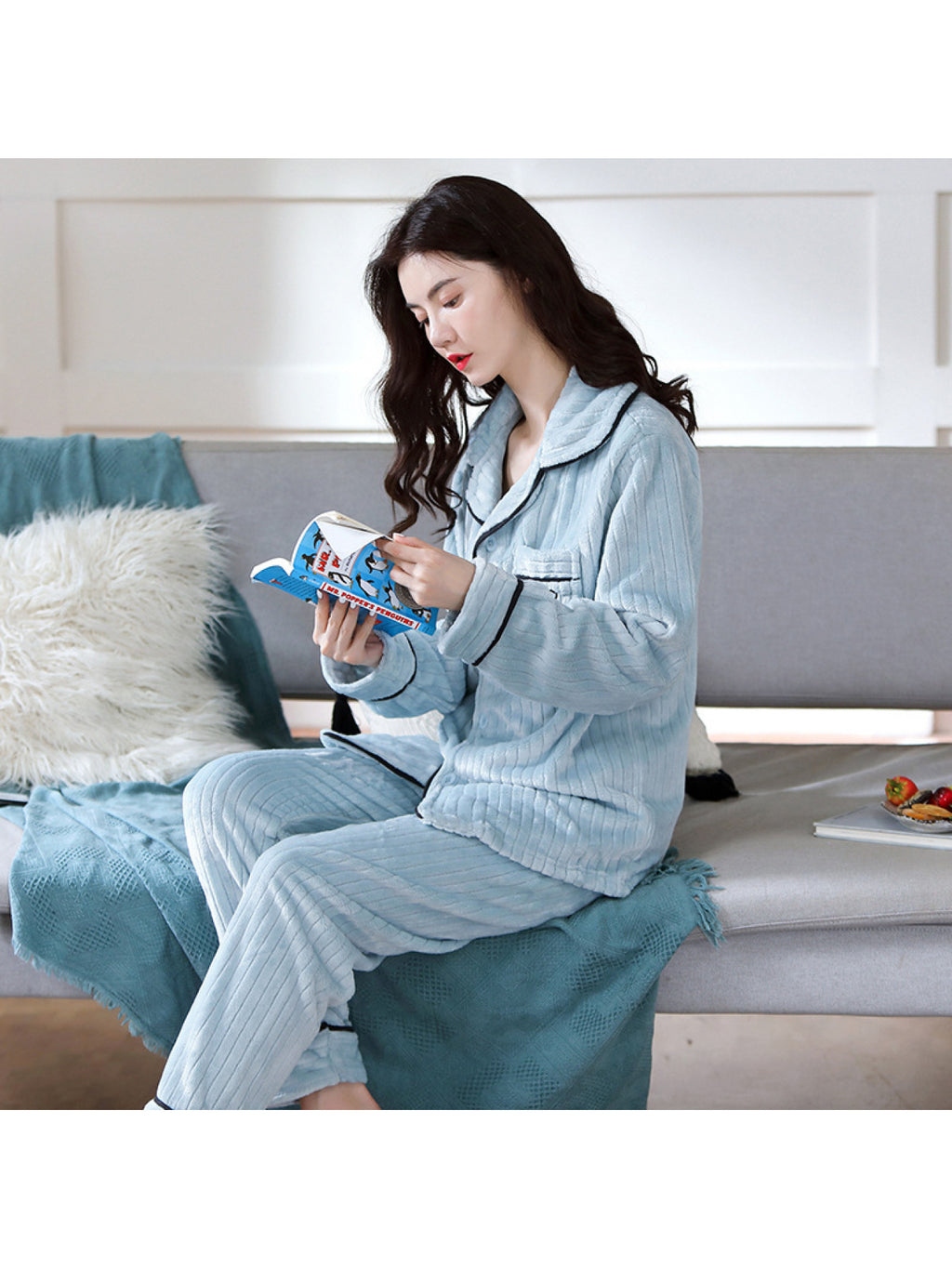 Women'S Coral Fleece Pajama Sets | Autumn Winter Thickened Warm Flannel, Crew Neck, Geometric-pattern, Casual Style, Button Details, Perfect for Adult