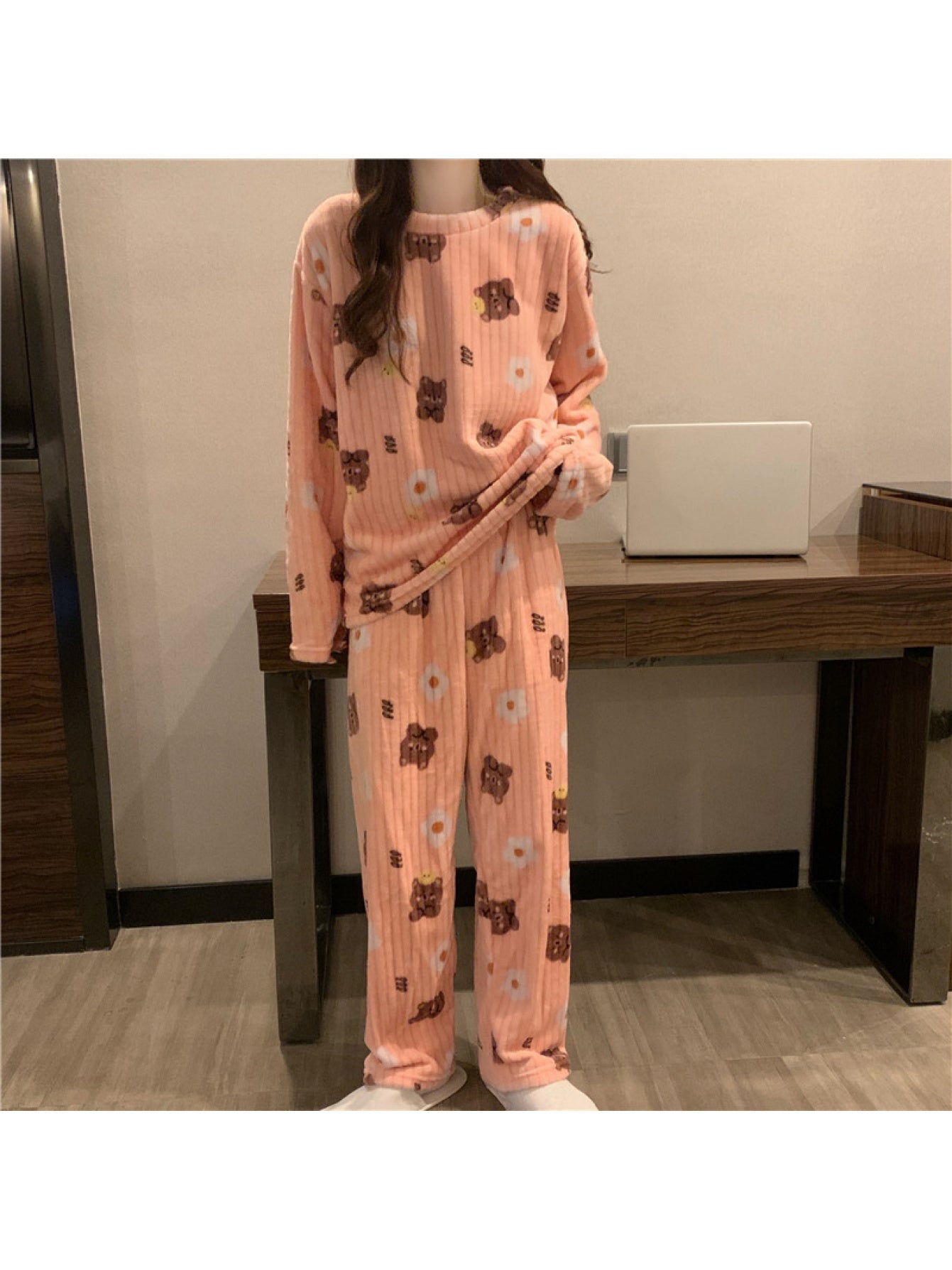 Peach Cute Bear Crescent Warm Pajamas Coral Fleece | 2026 New Autumn Winter Thickened Homewear Two-Piece Set, Crew Neck, Elegant Style